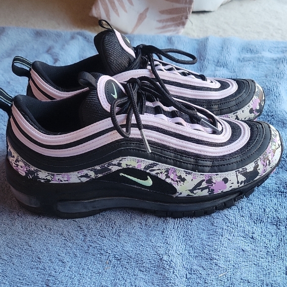 Womens Air Max 97 - Picture 2 of 8